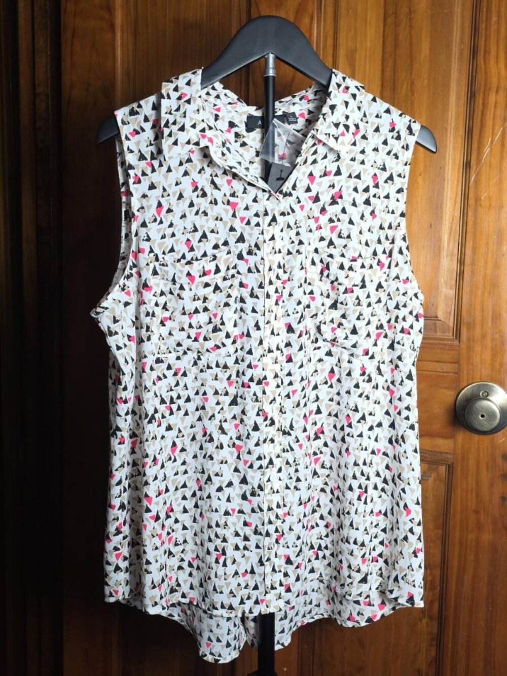 Sleeveless V-Neck Summer Top black tan pink white high-low hem large Apt. 9